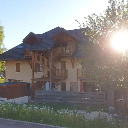 Beautiful In A Bucolic, Quiet Setting * Viuz-la-Chiésaz
